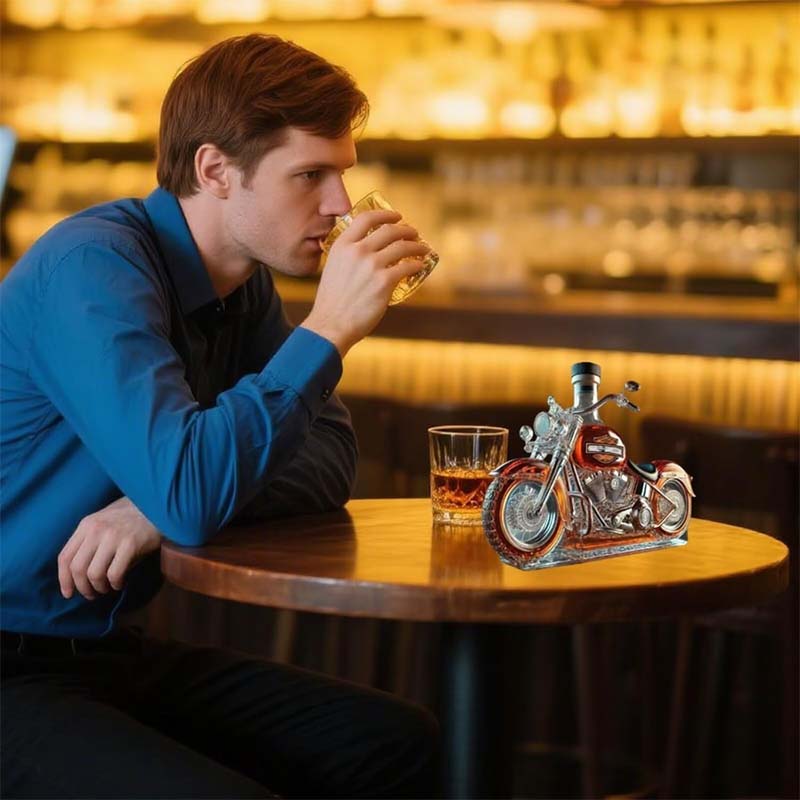 Kreative Motorrad-Weinflasche aus Glas